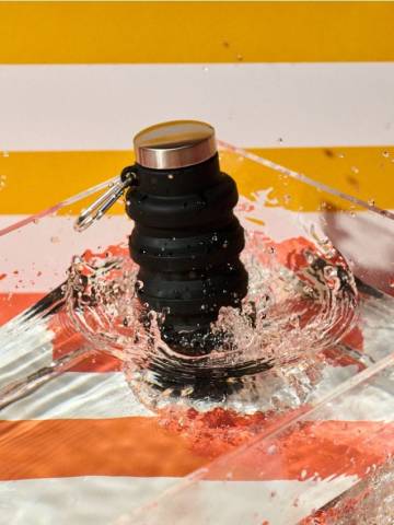 Пляшка - чорний