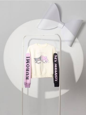 Світшот crewneck Hello Kitty - кремовий Світшот crewneck Hello Kitty - кремовий