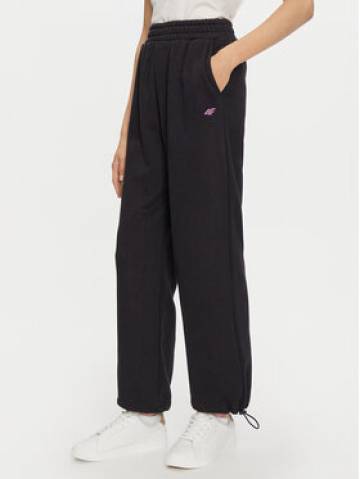 4F Спортивні штани 4FWAW24TTROF0839 Чорний Loose Fit 4F Спортивні штани 4FWAW24TTROF0839 Чорний Loose Fit