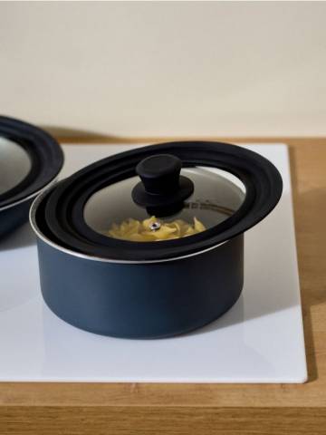 Кришка - чорний