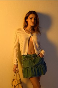 Бавовняний ажурний светр з 3D квіткою - кремовий