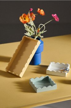 Набір декоративних підносів із хвилястим краєм 3 pack - різнобарвний