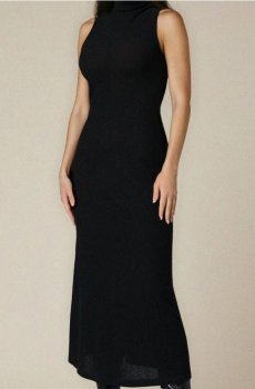 Вязана максі сукня з напівгольфом - чорний