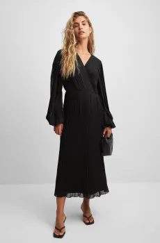 Женское черное платье Черный 34 NA-KD 1014-001593