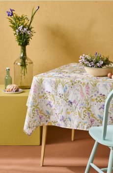 Скатертина з квітковим візерунком - кремовий