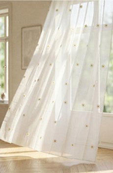 Завіса на стрічці з вишитими ромашками - білий