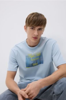 Reserved - Комфортна футболка з принтом - блідо-блакитний - 313FP-05X
