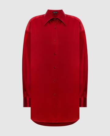 Красная блузка из шелка