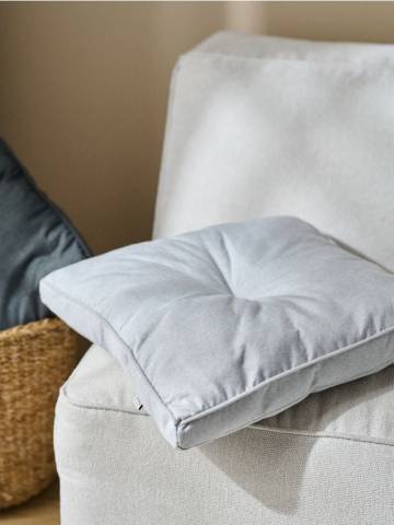 Декоративна подушка - сірий