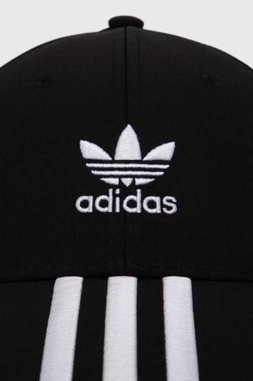 Кепка adidas Originals цвет чёрный с аппликацией Кепка adidas Originals цвет чёрный с аппликацией