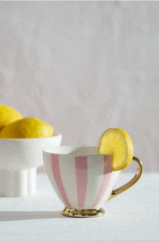 Керамічне горнятко в смужку - рожевий