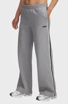 Женские серые спортивные брюки Icon HWT Flc Puddle Pant Серый M Under Armour 6004851-011