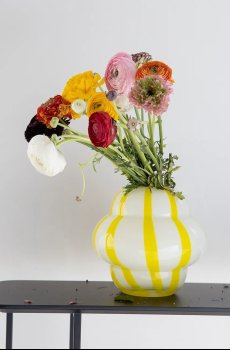 Декоративная ваза Byon Curlie