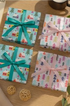 Різдвяні подарункові коробки з мотивом ялинок і будиночків, набір 4 шт. - різнобарвний