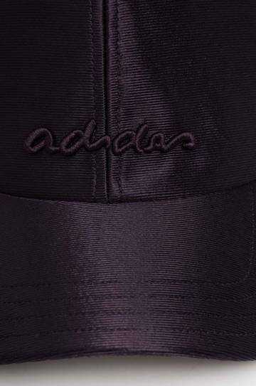 Кепка adidas Originals цвет фиолетовый с аппликацией IS0338 Кепка adidas Originals цвет фиолетовый с аппликацией IS0338