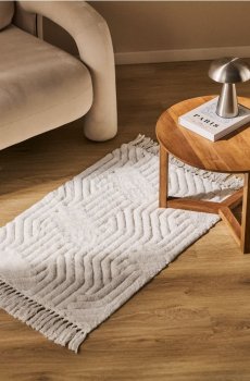 Туфтовий килим з китицями - білий