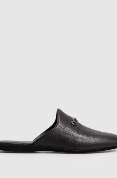 Черные кожаные тапочки