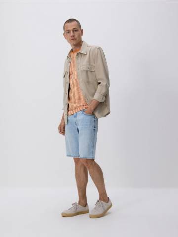 Reserved - Джинсові шорти slim fit - синій - 6114L-05J