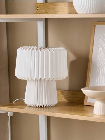 Настільна лампа - білий