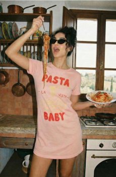 Бавовняна нічна сорочка з написом Pasta Baby - кораловий