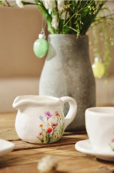 Молочник із квітковим мотивом - різнобарвний