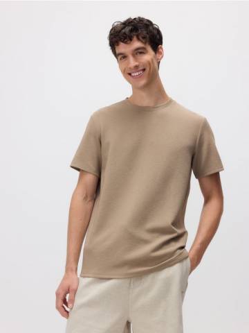 Reserved - Гладка футболка regular fit - бежевий - 742EF-08X Reserved - Гладка футболка regular fit - бежевий - 742EF-08X