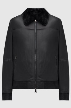 Черная кожаная куртка с мехом