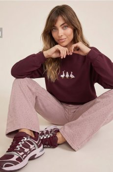 Світшот crewneck з вишитими качками - карміновий