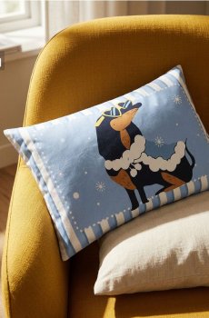 Декоративна зимова подушка з мотивом такси - light blue