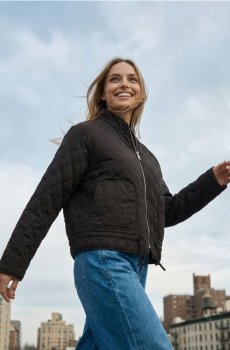 Бавовняна стьобана куртка на блискавці з коміром-стійкою - коричневий