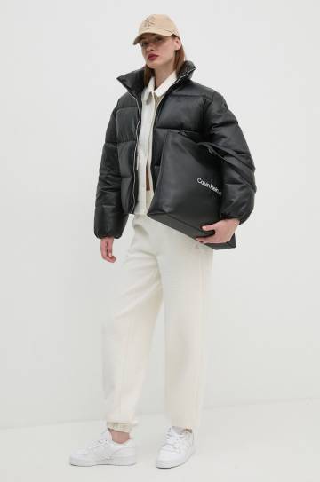 Спортивные штаны Calvin Klein Jeans цвет бежевый однотонные J20J223920 Спортивные штаны Calvin Klein Jeans цвет бежевый однотонные J20J223920