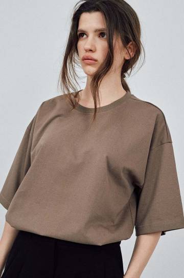Хлопковая футболка MUUV. READY TO WEAR цвет бежевый Хлопковая футболка MUUV. READY TO WEAR цвет бежевый