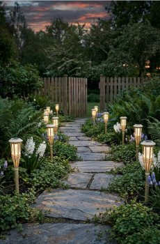 Садовий сонячний LED ліхтар для встановлення в ґрунт - бежевий