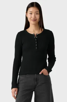 Женский черный лонгслив Черный S Levi’s® 003PY;0001