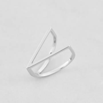 Серебряное кольцо Minimal 3880-16 16 Серебряное кольцо Minimal 3880-16 16