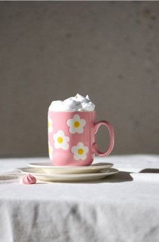 Керамічний кухоль з квітковим мотивом - рожевий