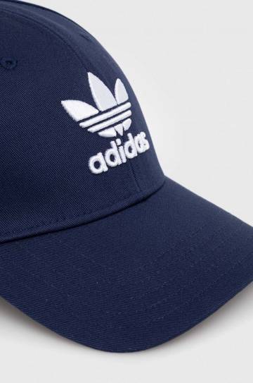 Хлопковая кепка adidas Originals с аппликацией Хлопковая кепка adidas Originals с аппликацией