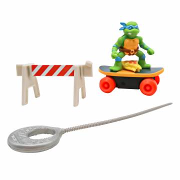 Ігрова фігурка TMNT Funrise Скейтбордист з лаунчером Леонардо (71040) Ігрова фігурка TMNT Funrise Скейтбордист з лаунчером Леонардо (71040)