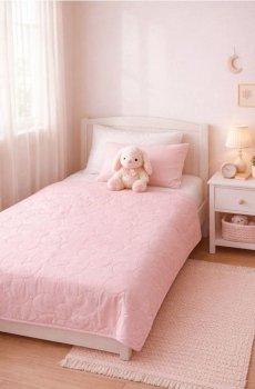 Стьобане покривало на ліжко з квітковим візерунком - пастельний рожевий