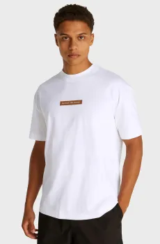 Мужская белая футболка NYC 2025 TEE Белый L Calvin Klein Jeans J30J327524