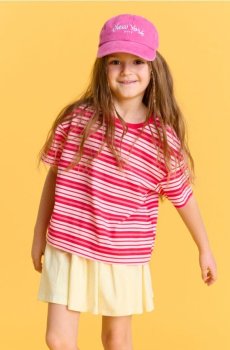 Бавовняна кепка з вишитим написом «New York» - рожевий