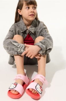 Пінні сандалі з 3D аплікацією Hello Kitty - рожевий