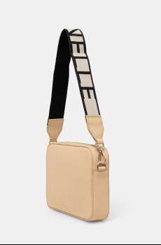 Кожаная сумочка Coccinelle TEBE