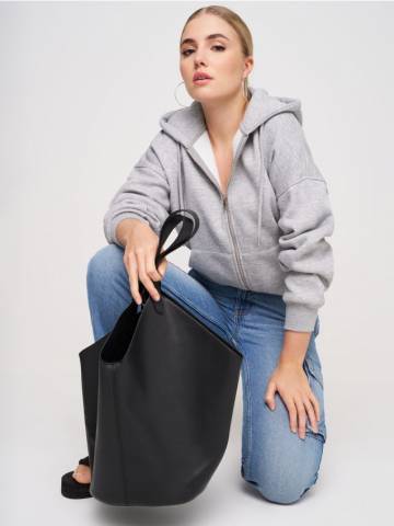 Сумка на плече зі штучної шкіри - чорний Сумка на плече зі штучної шкіри - чорний