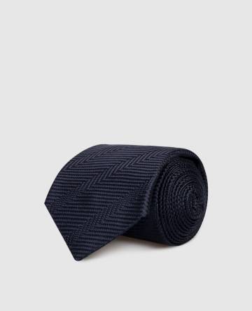 Синий галстук из шелка в узор