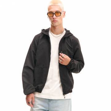 Cropp - Чорна куртка з капюшоном - чорний Cropp - Чорна куртка з капюшоном - чорний