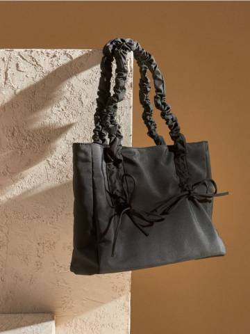 Сумка tote з декоративними бантами - чорний