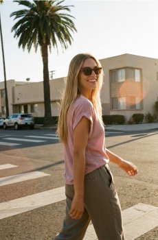 Футболка з металізованою ниткою - рожевий