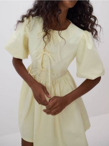 Reserved - Сукня-міні з краваткою - світло-жовтий - XO731-10X Reserved - Сукня-міні з краваткою - світло-жовтий - XO731-10X