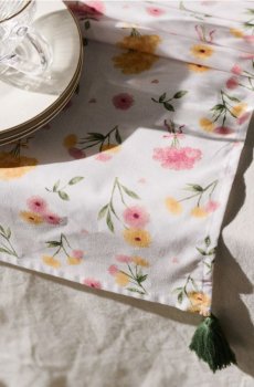 Доріжка на стіл з квітковим мотивом - пастельний рожевий